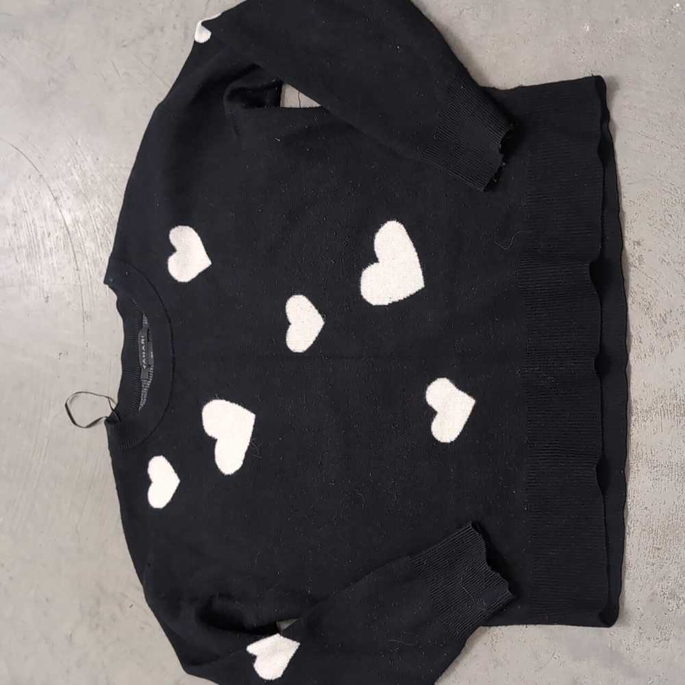 Tahari Heart Sweater, Medium